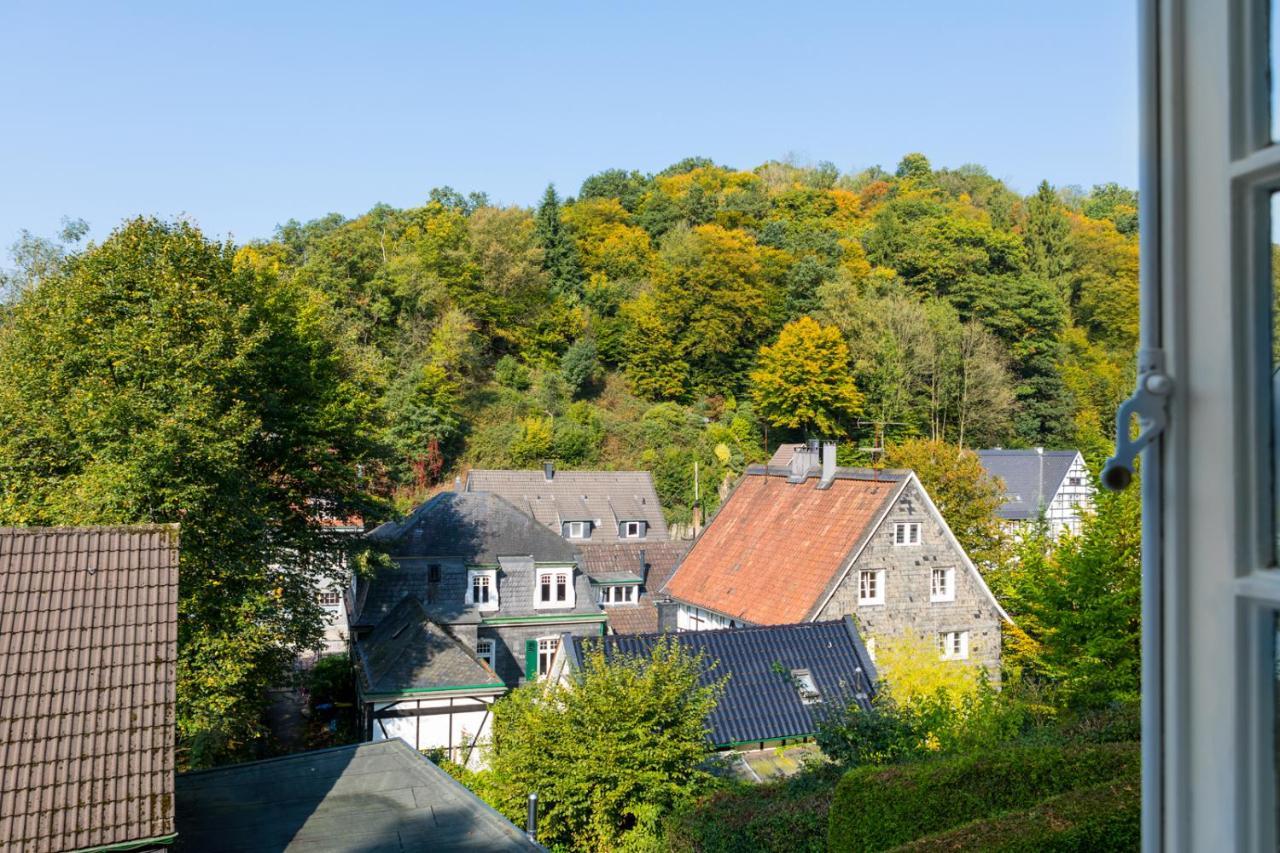 Отель Zur Burgstiege Золинген Экстерьер фото