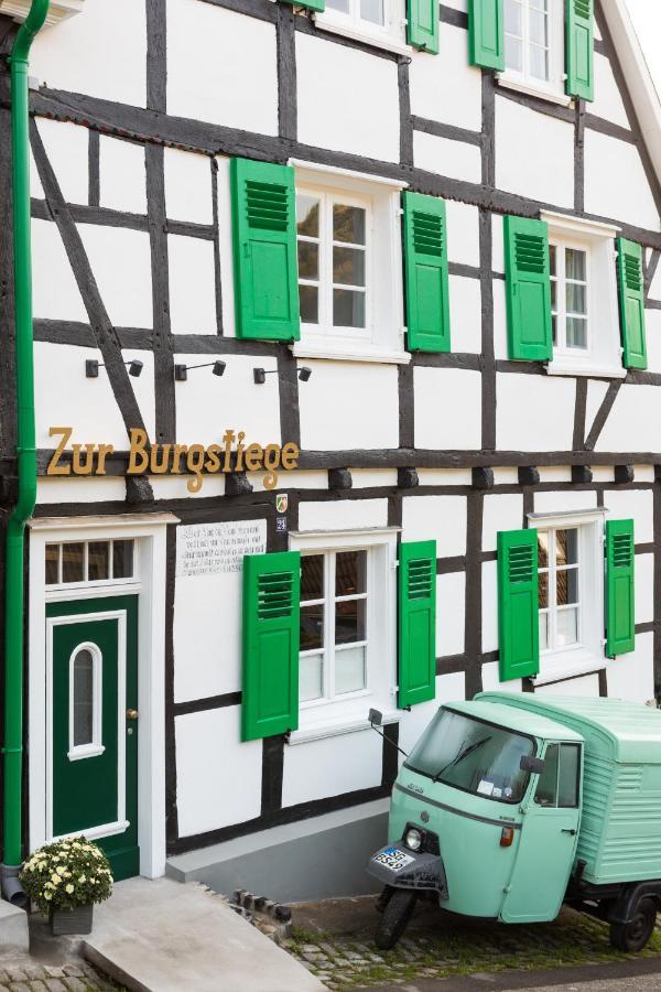 Отель Zur Burgstiege Золинген Экстерьер фото
